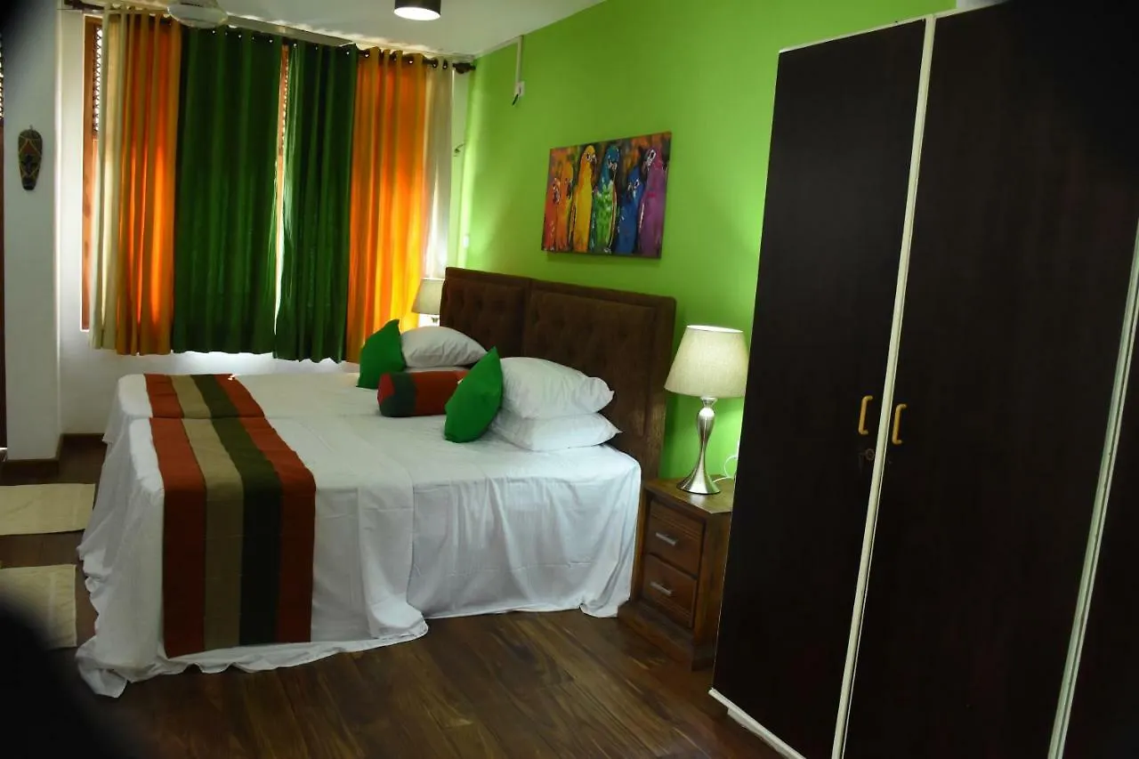 Guest house Colombo Tree House Hotel Nugegoda