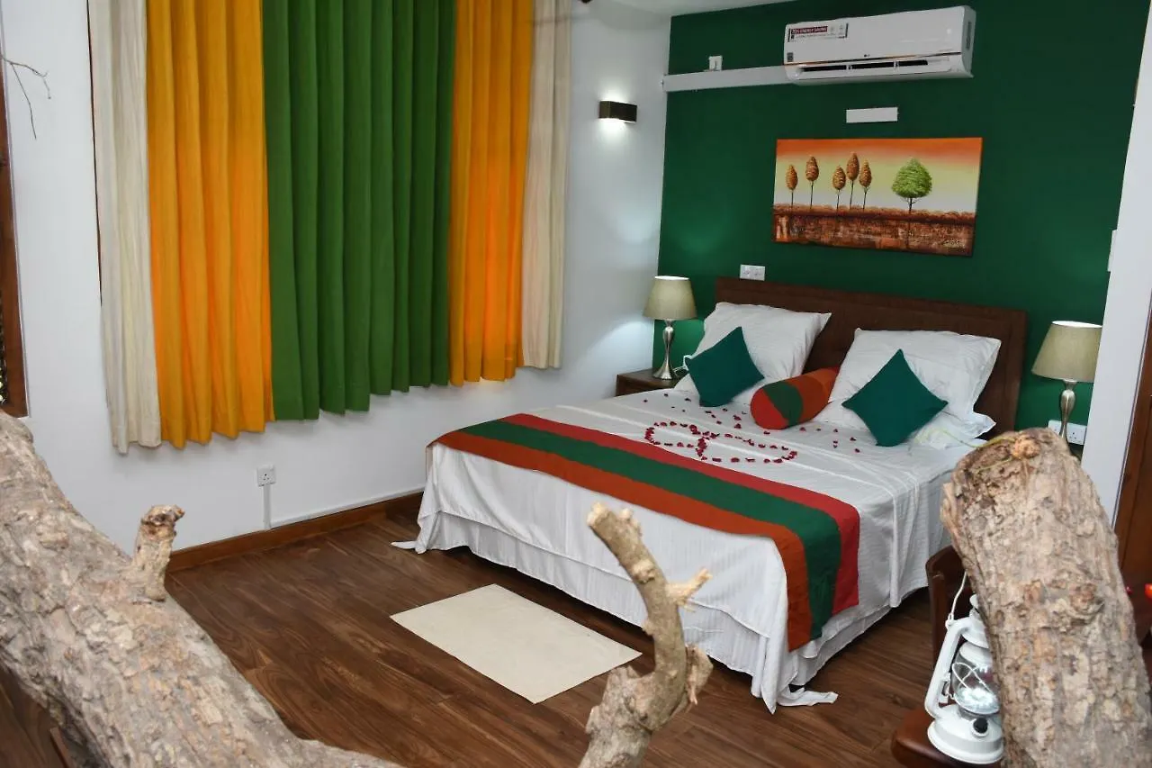 Colombo Tree House Hotel Nugegoda 3*,